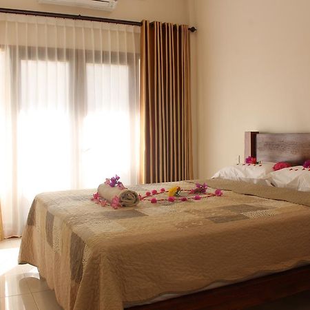 Kampoeng Senggigi Hotell Mangsit Exteriör bild